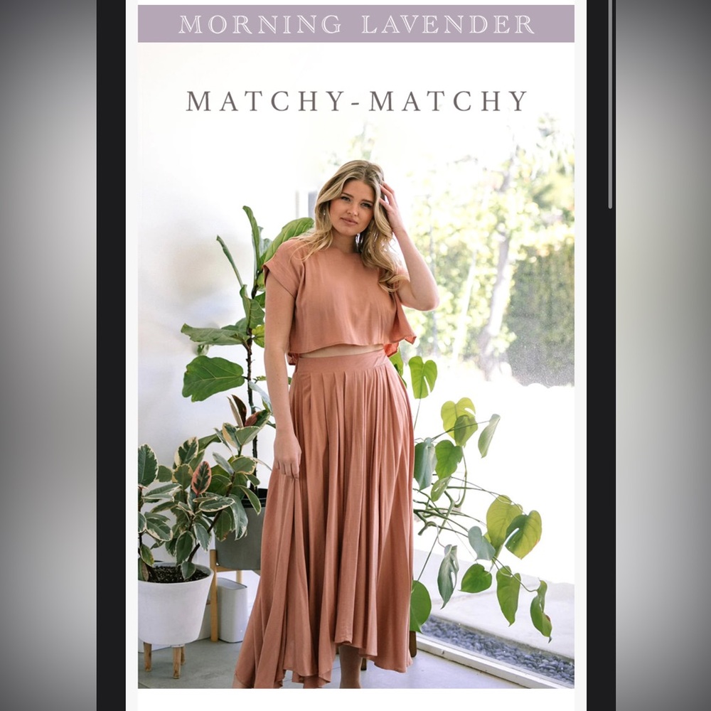 Blu Pepper Peach A symmetrical maxi skirt set